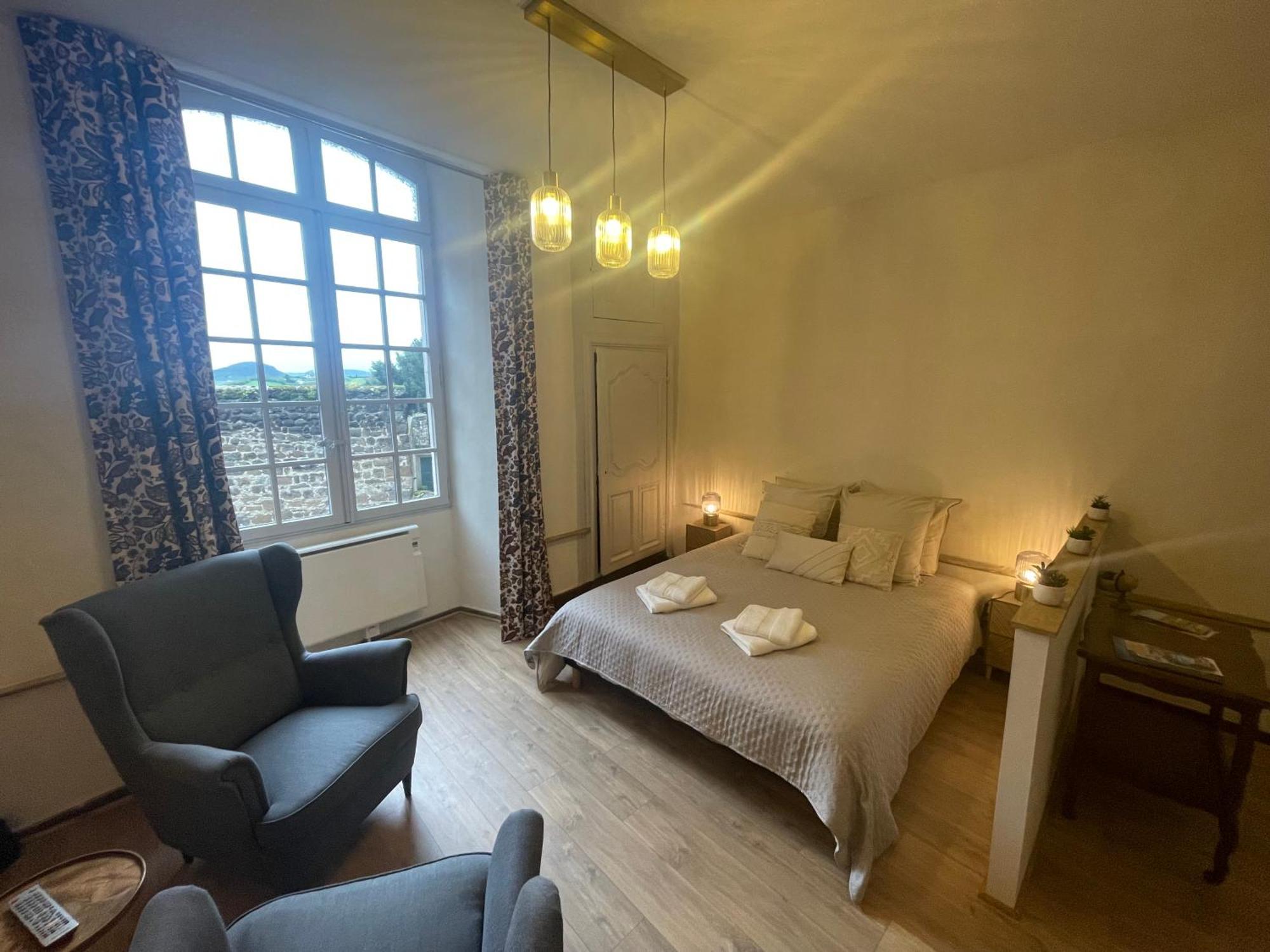 Aux Portes Du Mont Anis Le Puy-en-Velay Exterior foto